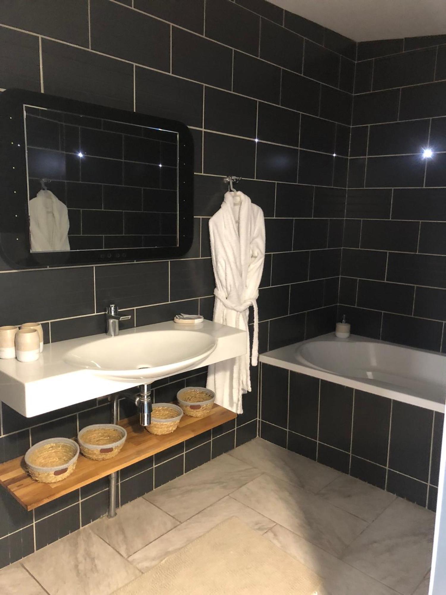 Residence Cosyade Equipee D'Un Parking Prive Gratuit Bourbourg Exterior foto